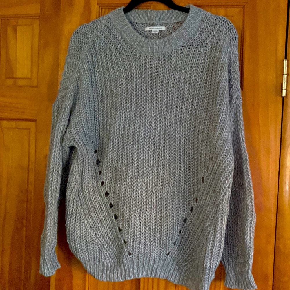 American Eagle Soft Grey Sweater Size Medium